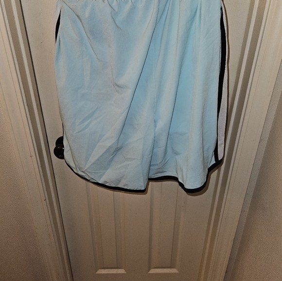 SHORTS - Picture 2 of 2